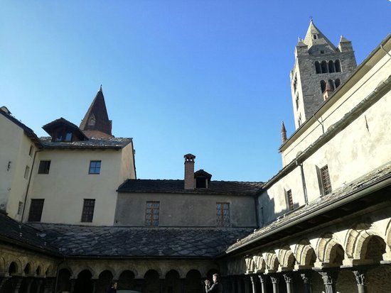 collégiale de Saint-Ours