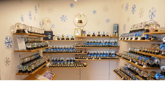 Original Vienna Snowglobe Factory