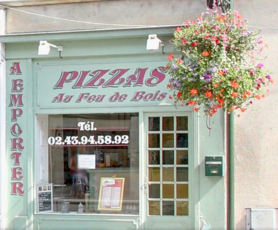 Pizza Au Feu De Bois