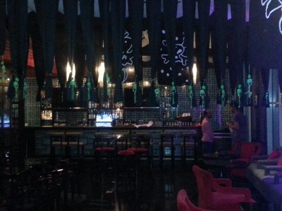 Vintage Bar & Lounge