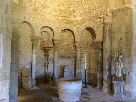 Baptistère de Venasque