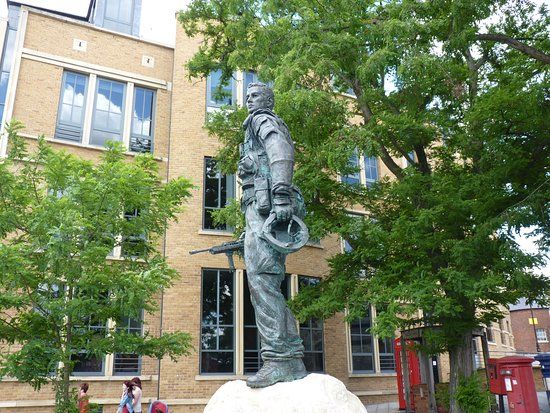 Irish Guardsman Statue
