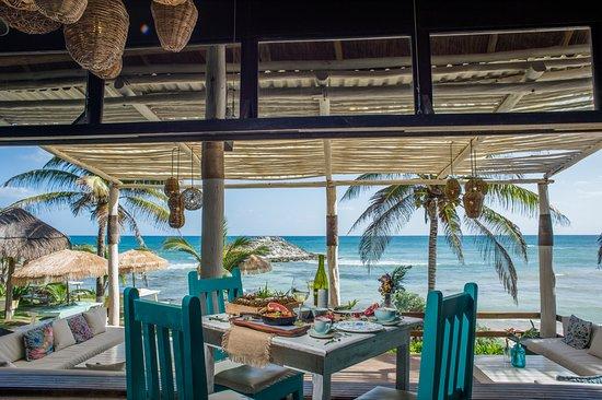 El Pez Restaurant & Cocktail Bar