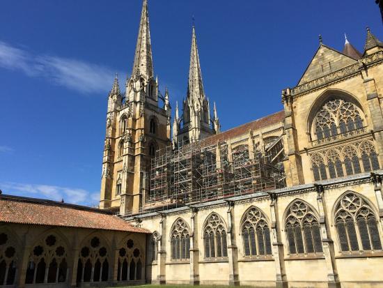 Cloître De La Cathédrale Sainte-Marie