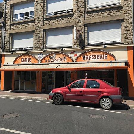 Le Bouche a Oreilles