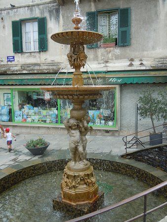 Fontaine de la rampe Sainte Croix