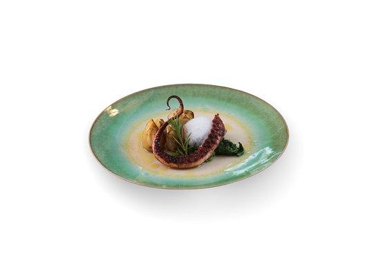 A Escola by The Artist