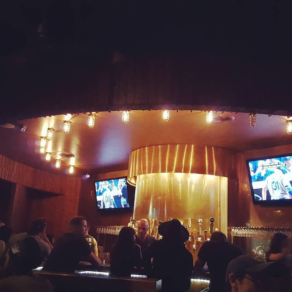 Stout Burgers & Beers