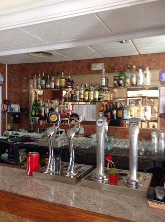 Pottsies Family Sports Bar