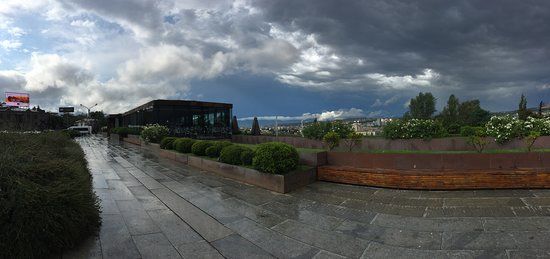 Place de la révolution des Roses