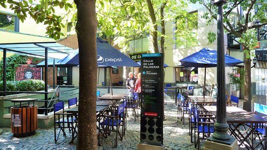 Espace culturel et commercial Paseo La Plaza