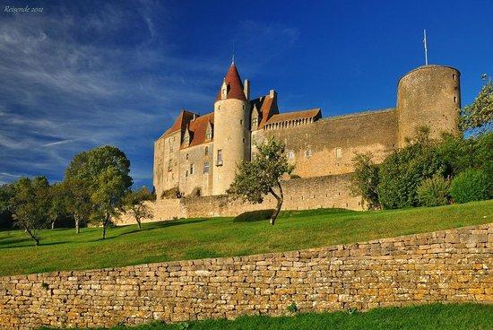 Château de Châteauneuf-en-Auxois