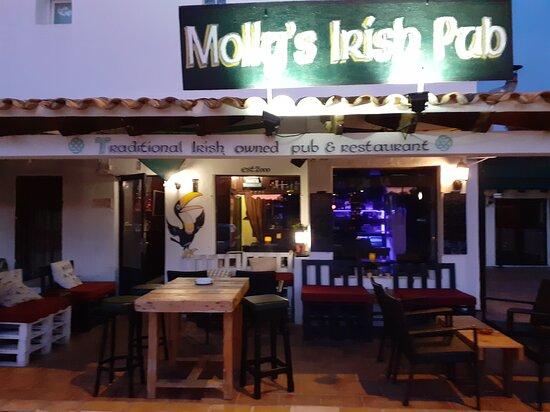 Molly's Irish Bistro & Pub