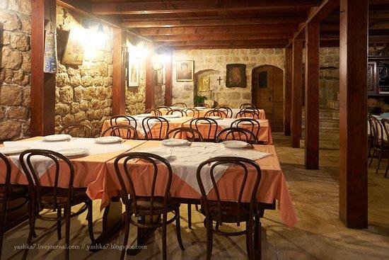 Bota Sare Restaurant & Oyster Bar