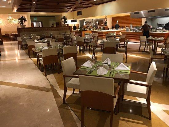 Restaurant Al Bustan
