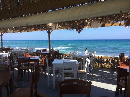 Aiolos Beach Bar Restaurant