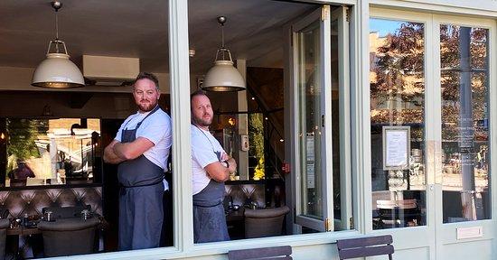 215 Kitchen & Drinks