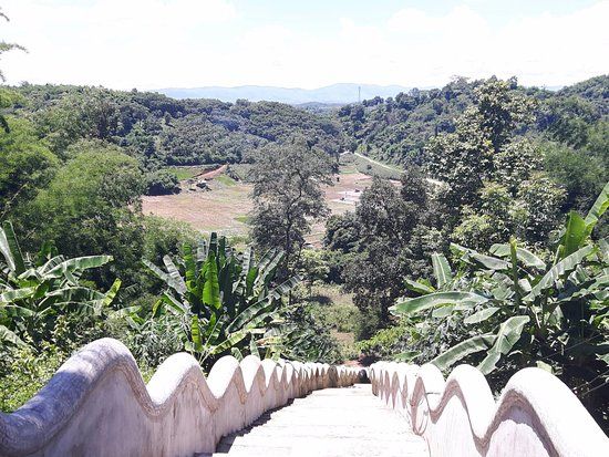 Wat Phra That Doi Mae Aeb