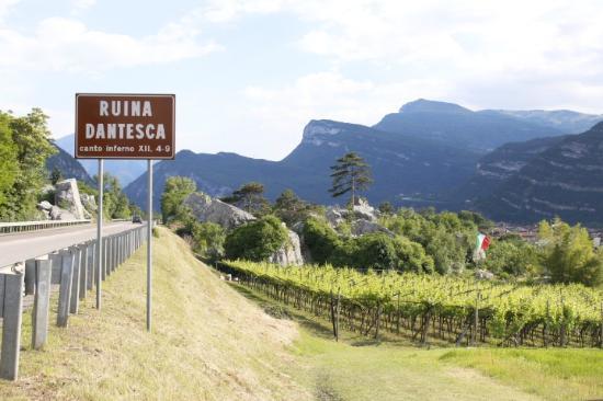 Ruina Dantesca dans la zone naturelle protégée des Lavini di Marco