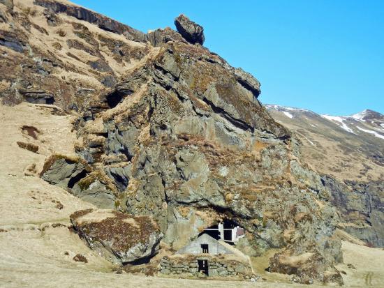 Rútshellir Cave
