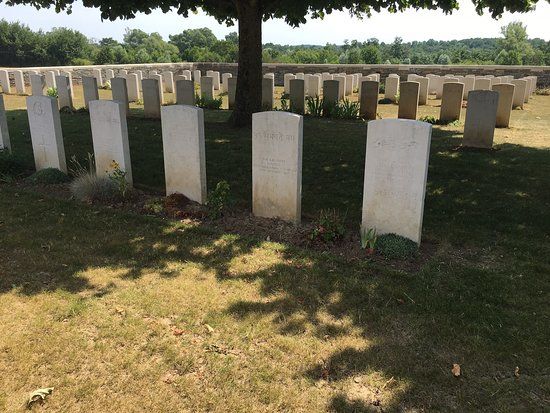 La Chapelette British and Indian Cemeteries