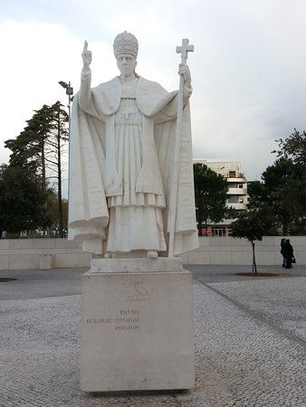 Estatua de Papa Pio XII