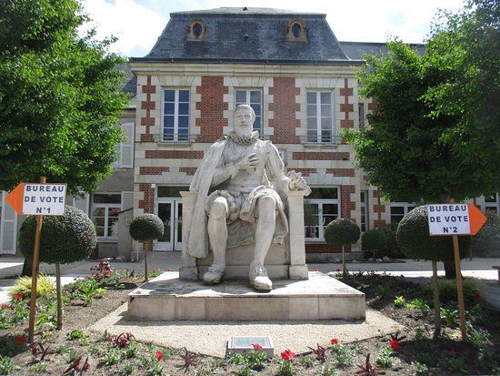 Statue de Maximilien de Bethune