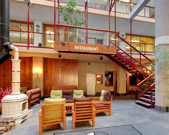 Hotel Crest Restaurant