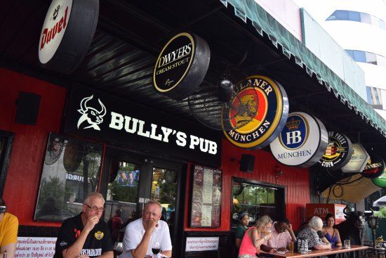 Bully's Pub