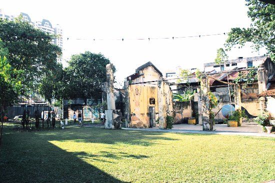 Musée Hin Bus Depot Art Centre