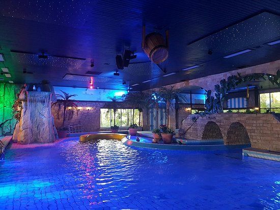 Zwembad De Boetzelaer