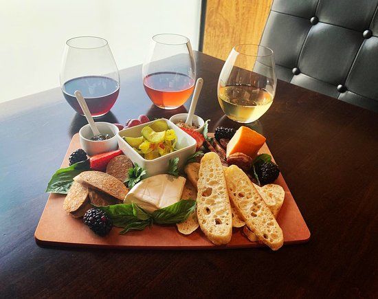 Prestons Restaurant And Lounge