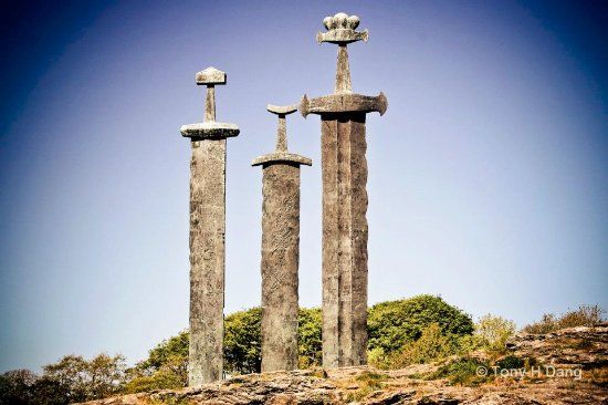 Les Épées sur les rochers