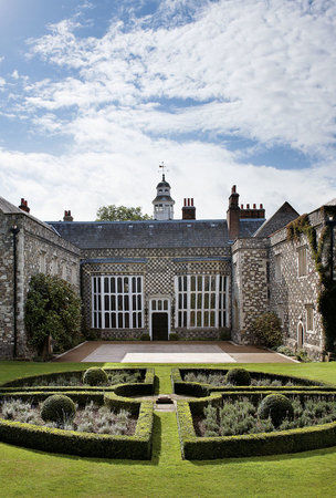 Demeure historique et jardin Hall Place and Gardens