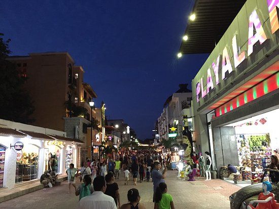 Rue commerçante Quinta Avenida