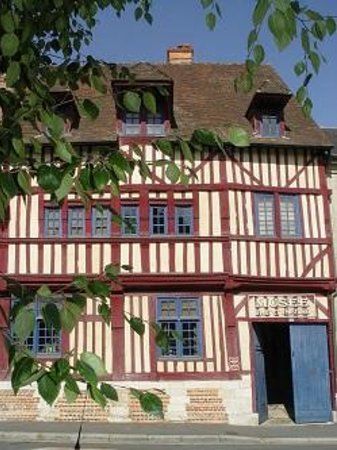 musée d'art et d'histoire de Lisieux