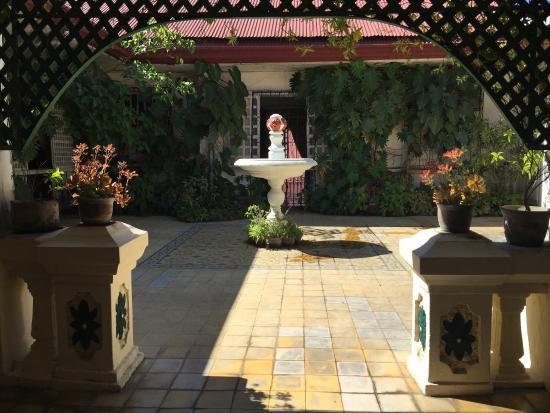 Syquia Mansion