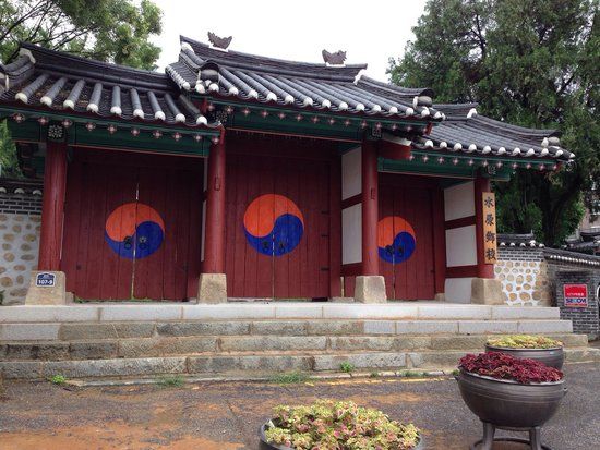 École confucéenne Suwon Hyanggyo