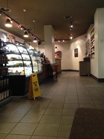 Starbucks Claraplatz