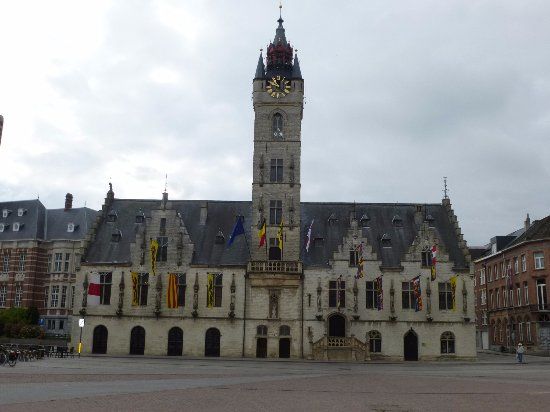Hôtel de ville et beffroi de Termonde