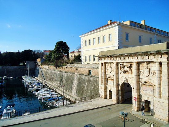 Porte de la Terre ferme