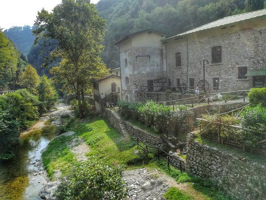 Via Valle delle Cartiere