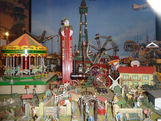 Musée du jouet House on the Hill