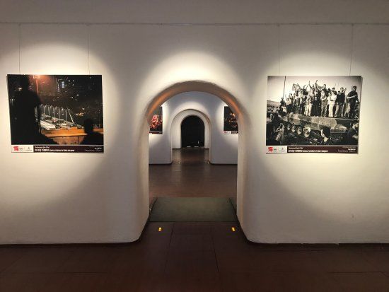 Cumhuriyet Art Gallery