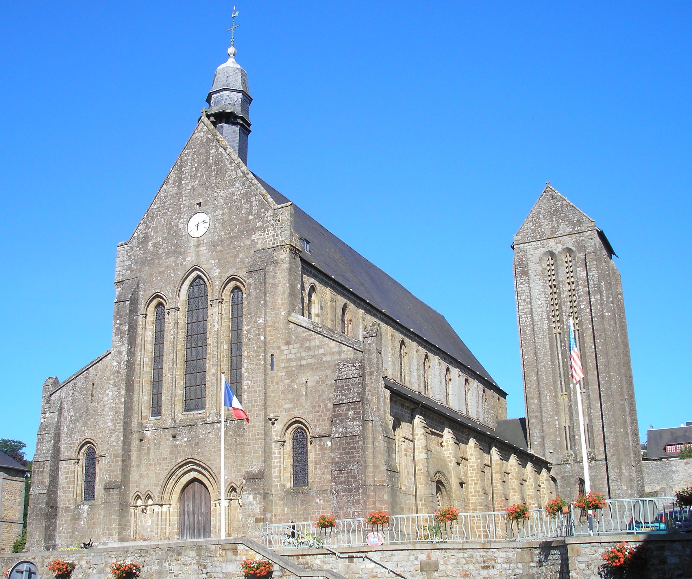 collégiale Saint-Évroult de Mortain