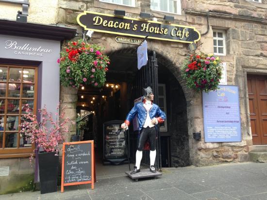 Deacon's House Café