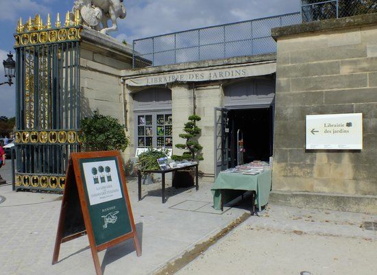 Le monument à Charles Perrault