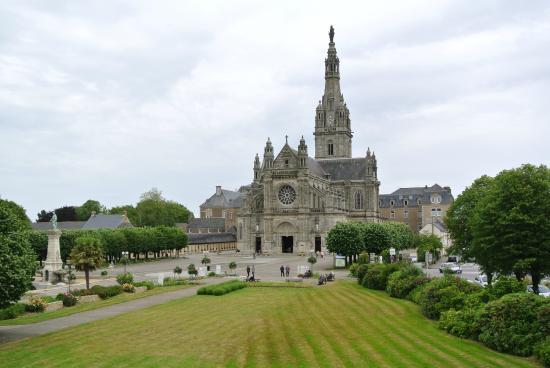 Basilique Sainte-Anne d'Auray