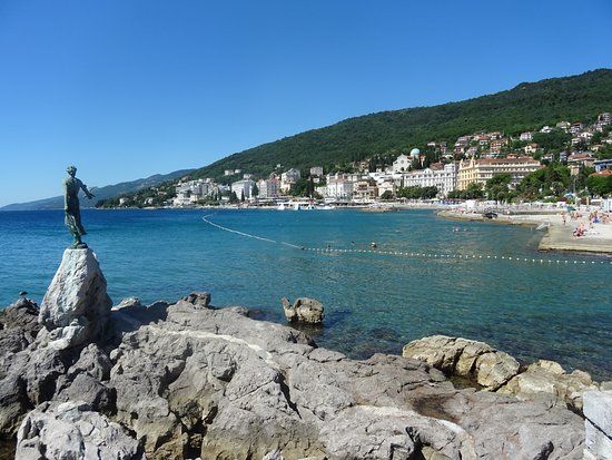 Jeune fille à la mouette